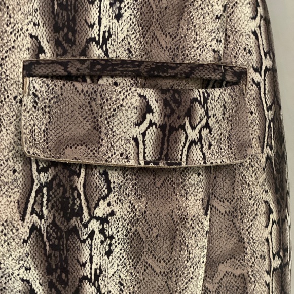 Blank NYC suede faux snakeskin trench coat jacket - Picture 2 of 8